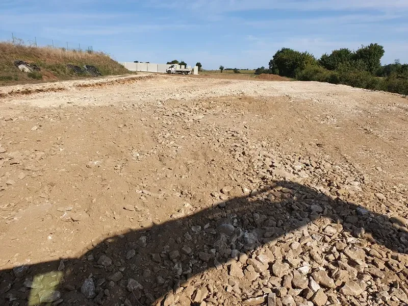 terrassement-de-terrain-pour-construction-de-maison
